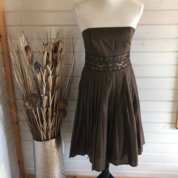 ⬇️Ann Taylor cocktail strapless dress - Picture 2 of 8